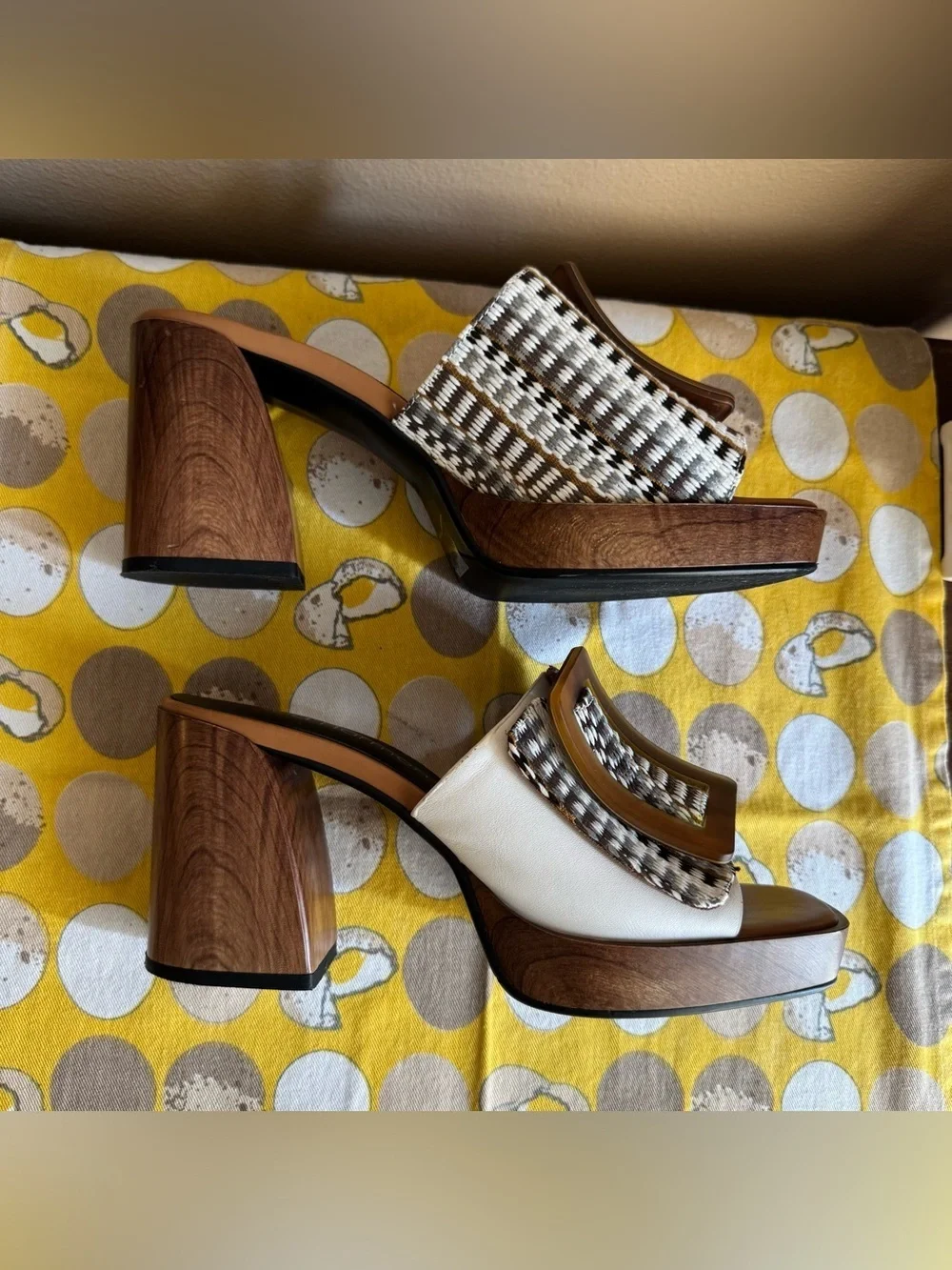 Noa Harmon platform heels with buckle size 40